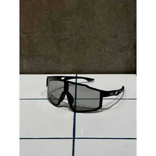 SWELL Очки солнцезащитные SWELL TRI фотохромные black-black