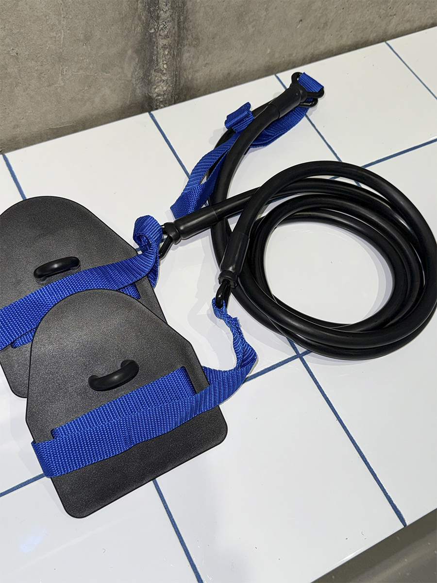SWELL Резиновый тренажер для зала "Resistance Belt" Blue heavy SWELL Резиновый тренажер для зала "Resistance Belt" Blue heavy